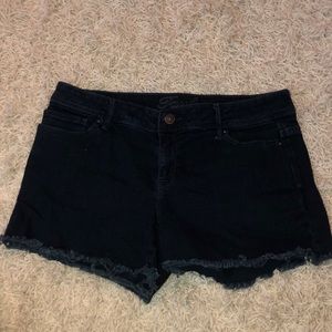 dark navy blue/black jean shorts